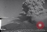 Standbild Vesuv Neapel Italien, 1944, aus Sekunde 41 historischem Filmmaterial Videoclip 65675026164