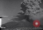 Standbild Vesuv Neapel Italien, 1944, aus Sekunde 43 historischem Filmmaterial Videoclip 65675026164