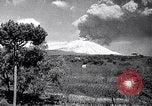 Standbild Vesuv Neapel Italien, 1944, aus Sekunde 1 historischem Filmmaterial Videoclip 65675026165