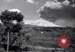 Standbild Vesuv Neapel Italien, 1944, aus Sekunde 5 historischem Filmmaterial Videoclip 65675026165