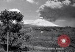 Standbild Vesuv Neapel Italien, 1944, aus Sekunde 9 historischem Filmmaterial Videoclip 65675026165