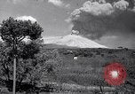 Standbild Vesuv Neapel Italien, 1944, aus Sekunde 11 historischem Filmmaterial Videoclip 65675026165