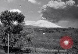 Standbild Vesuv Neapel Italien, 1944, aus Sekunde 12 historischem Filmmaterial Videoclip 65675026165