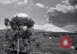 Standbild Vesuv Neapel Italien, 1944, aus Sekunde 14 historischem Filmmaterial Videoclip 65675026165