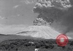 Standbild Vesuv Neapel Italien, 1944, aus Sekunde 36 historischem Filmmaterial Videoclip 65675026165