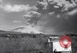 Standbild Vesuv Neapel Italien, 1944, aus Sekunde 55 historischem Filmmaterial Videoclip 65675026165