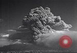 Standbild Vesuv Neapel Italien, 1944, aus Sekunde 5 historischem Filmmaterial Videoclip 65675026183