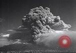 Standbild Vesuv Neapel Italien, 1944, aus Sekunde 10 historischem Filmmaterial Videoclip 65675026183