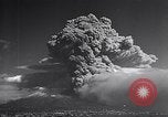 Standbild Vesuv Neapel Italien, 1944, aus Sekunde 15 historischem Filmmaterial Videoclip 65675026183