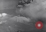 Standbild Vesuv Neapel Italien, 1944, aus Sekunde 12 historischem Filmmaterial Videoclip 65675026186
