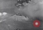 Standbild Vesuv Neapel Italien, 1944, aus Sekunde 19 historischem Filmmaterial Videoclip 65675026186