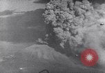 Standbild Vesuv Neapel Italien, 1944, aus Sekunde 32 historischem Filmmaterial Videoclip 65675026186