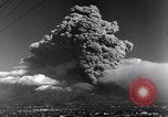 Standbild Vesuv Neapel Italien, 1944, aus Sekunde 4 historischem Filmmaterial Videoclip 65675026187