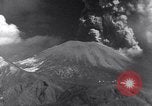 Standbild Vesuv Neapel Italien, 1944, aus Sekunde 20 historischem Filmmaterial Videoclip 65675026187