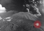 Standbild Vesuv Neapel Italien, 1944, aus Sekunde 21 historischem Filmmaterial Videoclip 65675026187