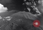 Standbild Vesuv Neapel Italien, 1944, aus Sekunde 29 historischem Filmmaterial Videoclip 65675026187
