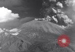 Standbild Vesuv Neapel Italien, 1944, aus Sekunde 34 historischem Filmmaterial Videoclip 65675026187