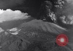 Standbild Vesuv Neapel Italien, 1944, aus Sekunde 38 historischem Filmmaterial Videoclip 65675026187