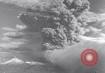 Standbild Vesuv Neapel Italien, 1944, aus Sekunde 16 historischem Filmmaterial Videoclip 65675026191