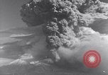 Standbild Vesuv Neapel Italien, 1944, aus Sekunde 33 historischem Filmmaterial Videoclip 65675026191