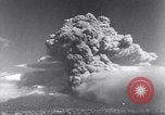 Standbild Vesuv Neapel Italien, 1944, aus Sekunde 15 historischem Filmmaterial Videoclip 65675026192