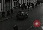 Standbild Assault guns Fire Christnach Luxemburg, 1944, aus Sekunde 13 historischem Filmmaterial Videoclip 65675026193