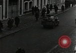 Standbild Assault guns Fire Christnach Luxemburg, 1944, aus Sekunde 14 historischem Filmmaterial Videoclip 65675026193