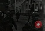 Standbild Assault guns Fire Christnach Luxemburg, 1944, aus Sekunde 37 historischem Filmmaterial Videoclip 65675026193