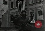 Standbild Assault guns Fire Christnach Luxemburg, 1944, aus Sekunde 56 historischem Filmmaterial Videoclip 65675026193