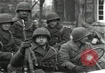 Standbild verlassen für vorne Aldenhoven Deutschland, 1944, aus Sekunde 12 historischem Filmmaterial Videoclip 65675026194