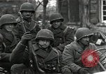 Standbild verlassen für vorne Aldenhoven Deutschland, 1944, aus Sekunde 13 historischem Filmmaterial Videoclip 65675026194