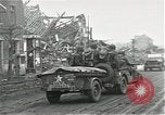Standbild verlassen für vorne Aldenhoven Deutschland, 1944, aus Sekunde 27 historischem Filmmaterial Videoclip 65675026194