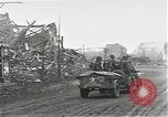 Standbild verlassen für vorne Aldenhoven Deutschland, 1944, aus Sekunde 28 historischem Filmmaterial Videoclip 65675026194