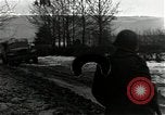 Standbild Vereinigte Staaten 2 Division Retreat Belgien, 1944, aus Sekunde 3 historischem Filmmaterial Videoclip 65675026195