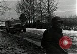 Standbild Vereinigte Staaten 2 Division Retreat Belgien, 1944, aus Sekunde 4 historischem Filmmaterial Videoclip 65675026195