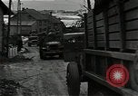 Standbild Vereinigte Staaten 2 Division Retreat Belgien, 1944, aus Sekunde 25 historischem Filmmaterial Videoclip 65675026195