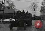 Standbild Vereinigte Staaten 2 Division Retreat Belgien, 1944, aus Sekunde 30 historischem Filmmaterial Videoclip 65675026195