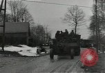 Standbild Vereinigte Staaten 2 Division Retreat Belgien, 1944, aus Sekunde 33 historischem Filmmaterial Videoclip 65675026195