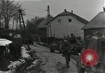 Standbild Vereinigte Staaten 2 Division Retreat Belgien, 1944, aus Sekunde 38 historischem Filmmaterial Videoclip 65675026195
