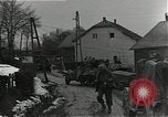 Standbild Vereinigte Staaten 2 Division Retreat Belgien, 1944, aus Sekunde 39 historischem Filmmaterial Videoclip 65675026195