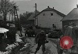 Standbild Vereinigte Staaten 2 Division Retreat Belgien, 1944, aus Sekunde 41 historischem Filmmaterial Videoclip 65675026195