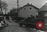 Standbild Vereinigte Staaten 2 Division Retreat Belgien, 1944, aus Sekunde 46 historischem Filmmaterial Videoclip 65675026195