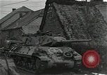 Standbild Vereinigte Staaten 2 Division Retreat Belgien, 1944, aus Sekunde 53 historischem Filmmaterial Videoclip 65675026195