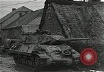 Standbild Vereinigte Staaten 2 Division Retreat Belgien, 1944, aus Sekunde 55 historischem Filmmaterial Videoclip 65675026195