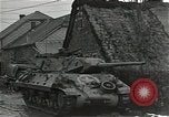 Standbild Vereinigte Staaten 2 Division Retreat Belgien, 1944, aus Sekunde 56 historischem Filmmaterial Videoclip 65675026195