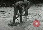 Standbild mine einfedern Wirtzfeld Belgien, 1944, aus Sekunde 23 historischem Filmmaterial Videoclip 65675026200