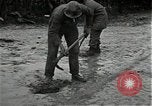 Standbild mine einfedern Wirtzfeld Belgien, 1944, aus Sekunde 25 historischem Filmmaterial Videoclip 65675026200