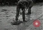 Standbild mine einfedern Wirtzfeld Belgien, 1944, aus Sekunde 27 historischem Filmmaterial Videoclip 65675026200
