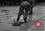 Standbild mine einfedern Wirtzfeld Belgien, 1944, aus Sekunde 30 historischem Filmmaterial Videoclip 65675026200