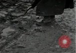Standbild mine einfedern Wirtzfeld Belgien, 1944, aus Sekunde 41 historischem Filmmaterial Videoclip 65675026200
